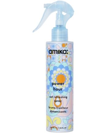 Amika Power Hour Curl Refresh Spray - Liv til Krøller